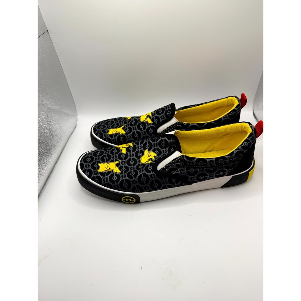Pokemon Poké Ball Men's 10 Sneakers Gray Black Pikachu Slip On Skateboard Shoes - Picture 2 of 9